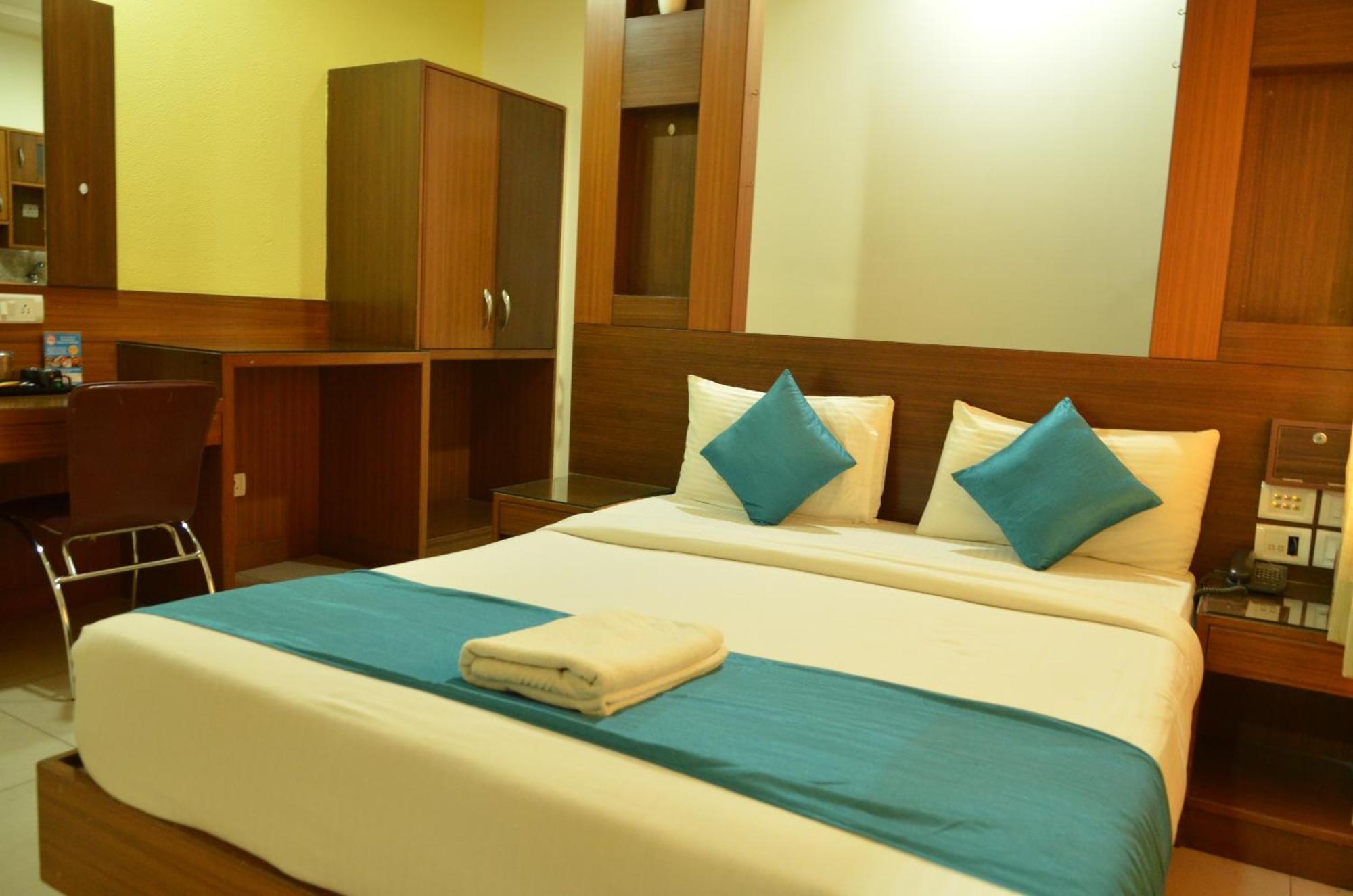 Cubbon Suites - 10 Minute Walk To Mg Road, Mg Road Metro And Church Street Bangalore Extérieur photo