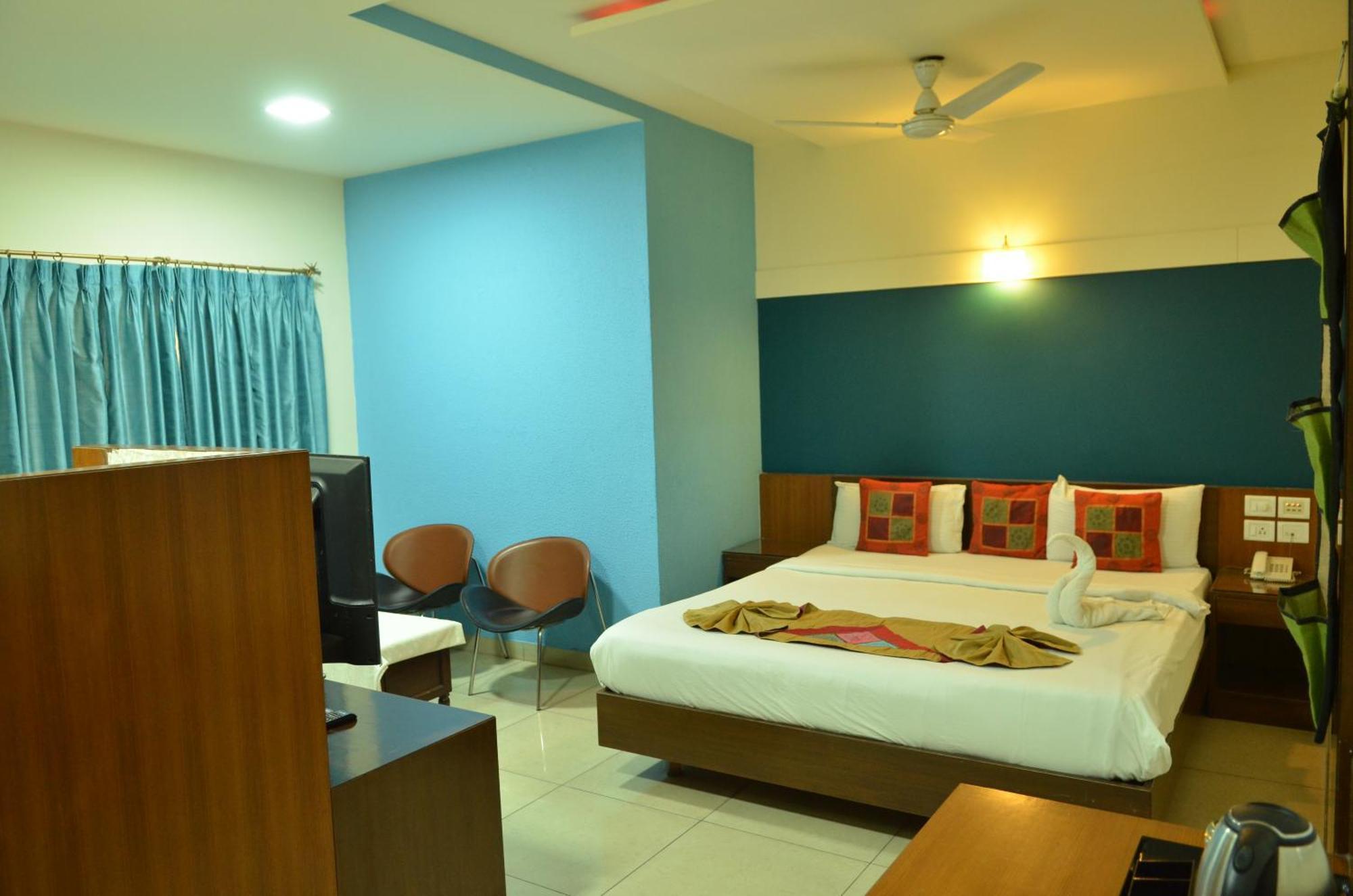 Cubbon Suites - 10 Minute Walk To Mg Road, Mg Road Metro And Church Street Bangalore Extérieur photo