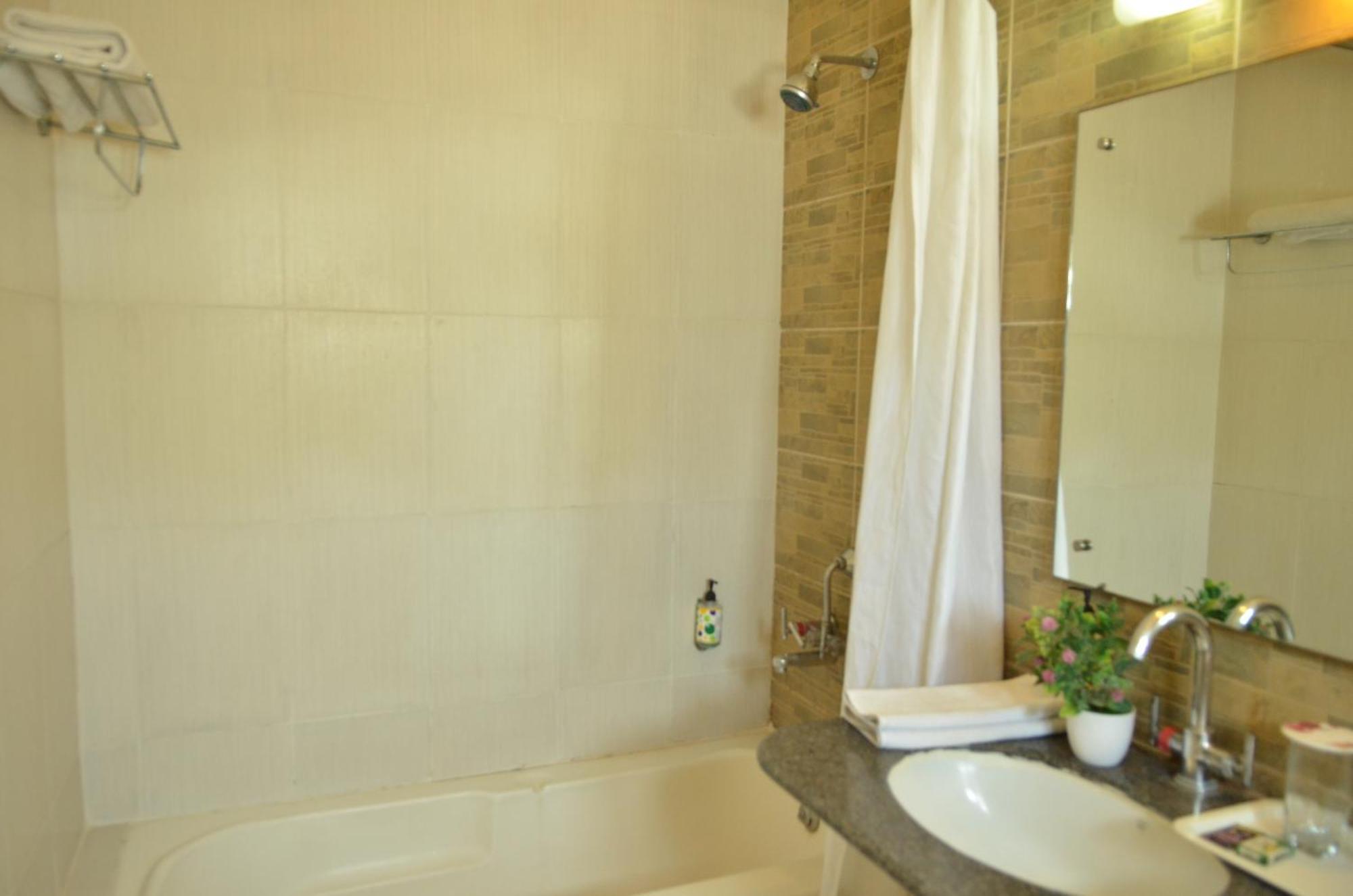 Cubbon Suites - 10 Minute Walk To Mg Road, Mg Road Metro And Church Street Bangalore Extérieur photo