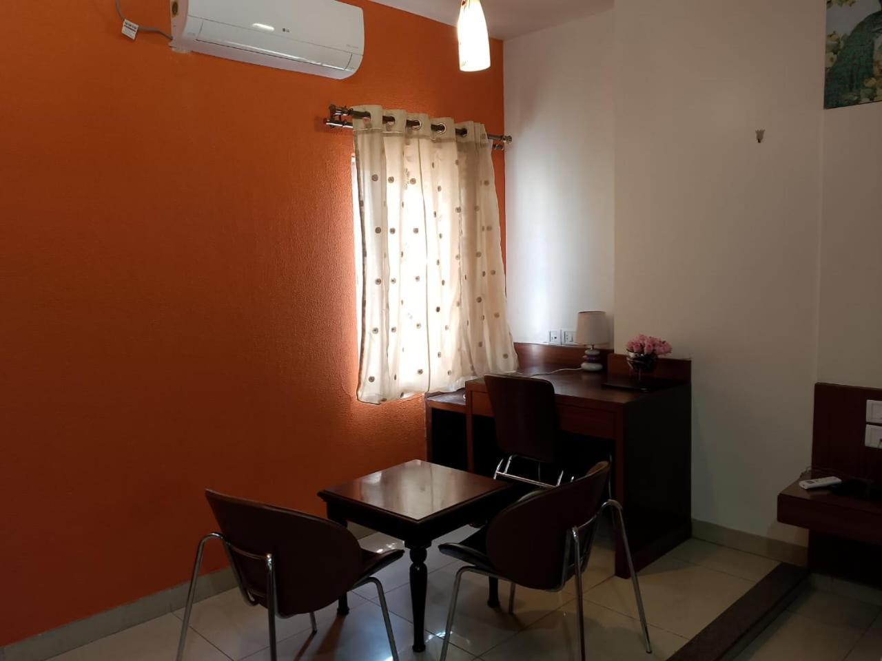 Cubbon Suites - 10 Minute Walk To Mg Road, Mg Road Metro And Church Street Bangalore Extérieur photo